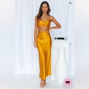 Mustard Yellow dress for beach vacation! 💛